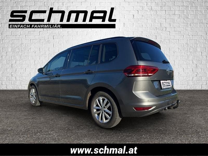 Gebraucht VW Touran 115 PS (84 kW) 2018 Dunkelgrau  metallic Van / Kleinbus