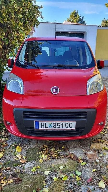 Rot Gebraucht 2016 Fiat Qubo Dynamic Van / Kleinbus | € 7.000 - Bild 1/3