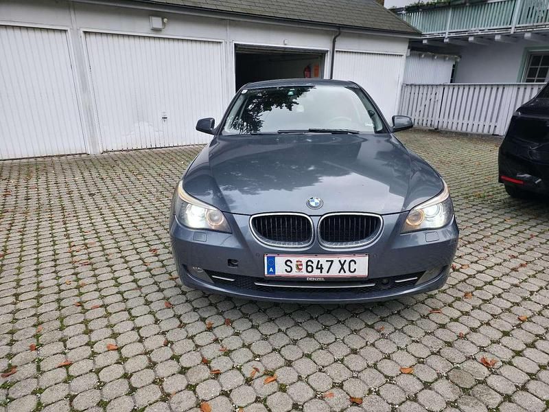 Gebraucht 2009 BMW 520 Comfort Edition Kombi | € 4.990 (Fairer Preis) - Bild 1/4