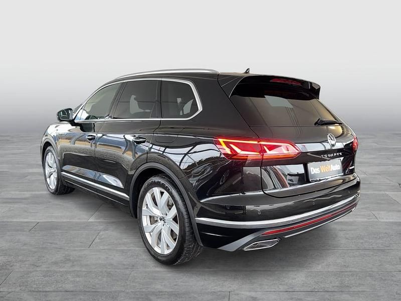 Gebraucht VW Touareg Elegance 381 PS (280 kW) 2023 Schwarz  metallic SUV