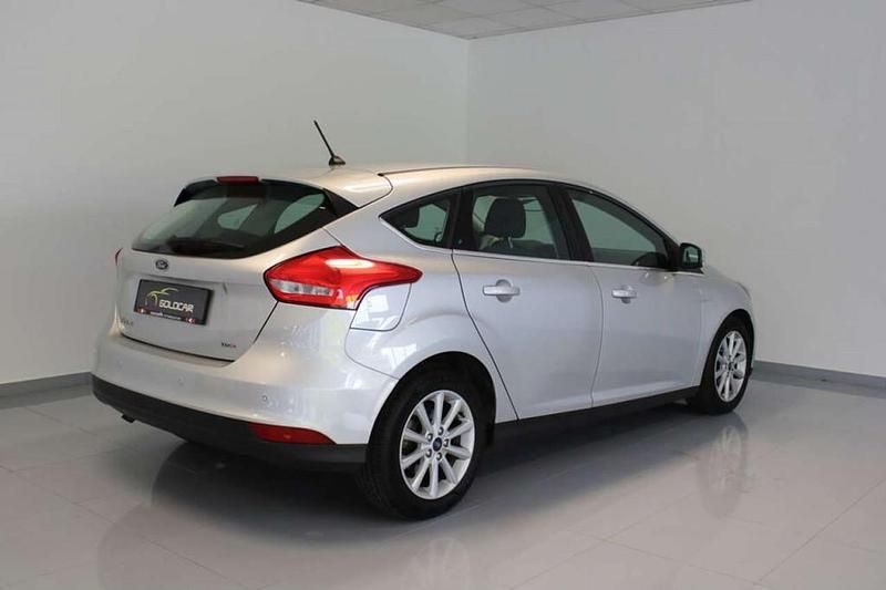 Gebraucht Ford Focus Titanium 120 PS (88 kW) 2017 Silber Limousine