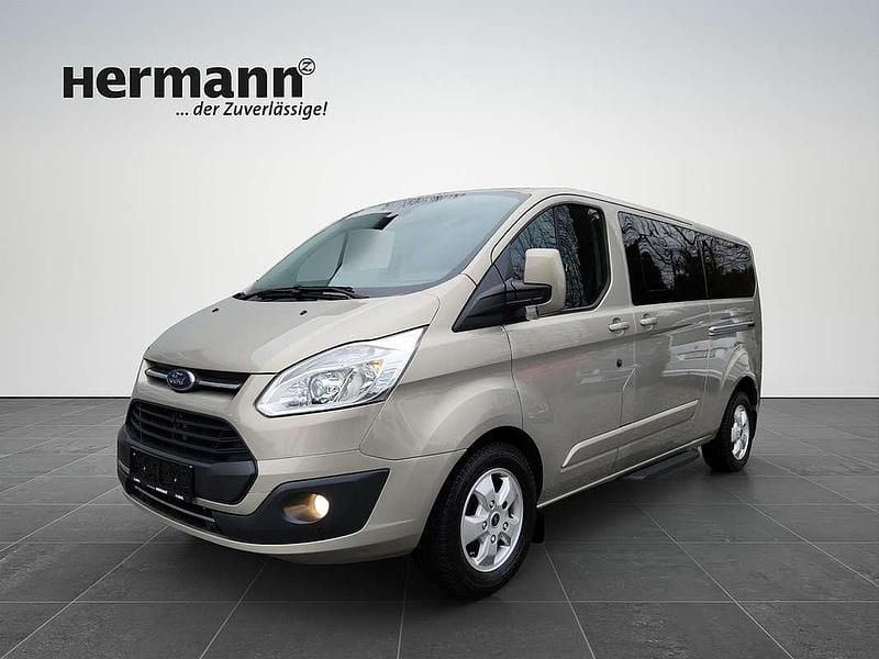 Beige Gebraucht 2017 Ford Tourneo Custom Titanium Van | € 28.900 (Teuer) - Bild 1/4