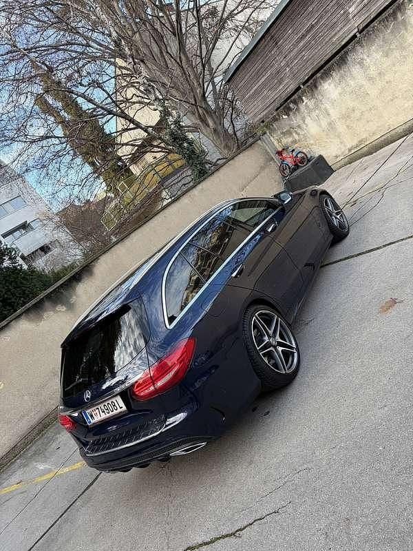Gebraucht Mercedes C300 204 PS (150 kW) 2015 Blau Kombi