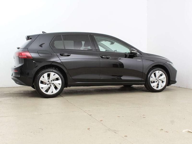 Neu VW Golf VIII 116 PS (85 kW) 2025 Schwarz Limousine