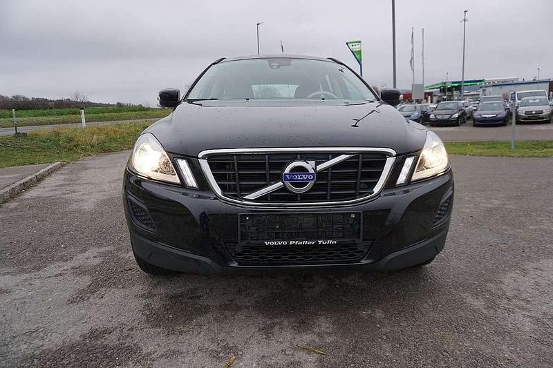 Gebraucht Volvo XC60 Kinetic 163 PS (119 kW) 2010 Schwarz SUV