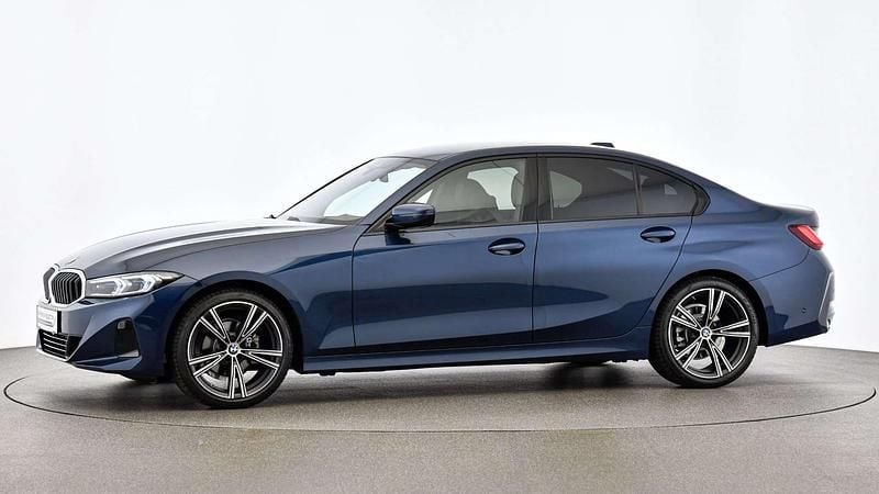 Gebraucht BMW 318 Shadowline 156 PS (114 kW) 2024 Phytonicblau Limousine