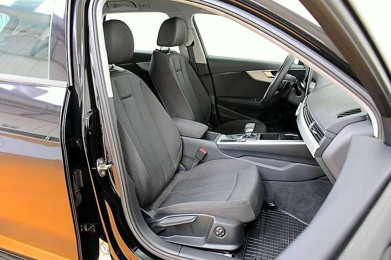 Gebraucht Audi A4 Ambiente 136 PS (100 kW) 2020 Schwarz Kombi