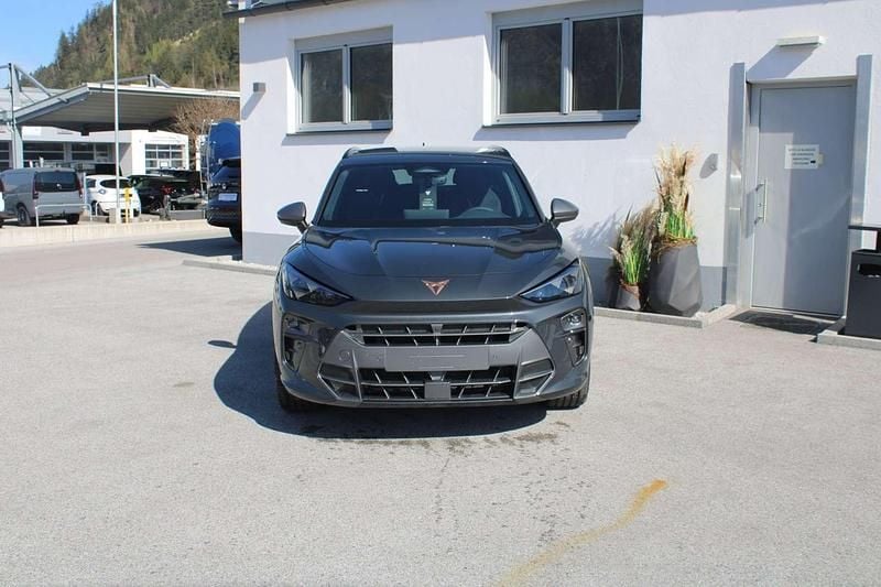 Neu Cupra Terramar 204 PS (150 kW) 2025 Dunkelgrau  metallic SUV