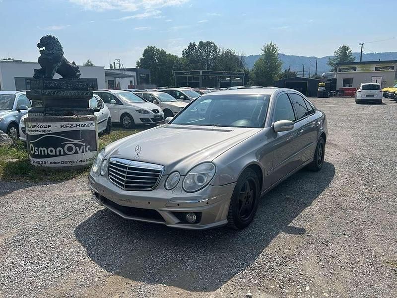 Beige Gebraucht 2004 Mercedes E240 Avantgarde Limousine | € 1.990 - Bild 1/4