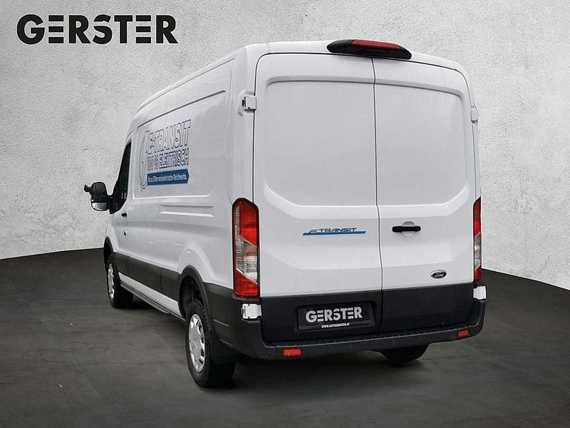 Gebraucht Ford E-Transit Trend 135 kW (184 PS) 2022 Frost weiss Van