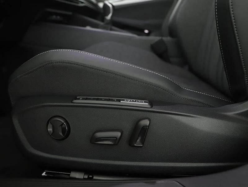 Gebraucht VW Golf VIII Life 115 PS (84 kW) 2025 Mittelgrau  normal