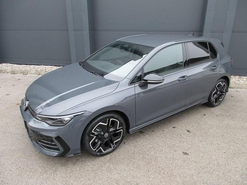 Neu VW Golf VIII Sport 115 PS (84 kW) 2026 Mittelgrau  metallic