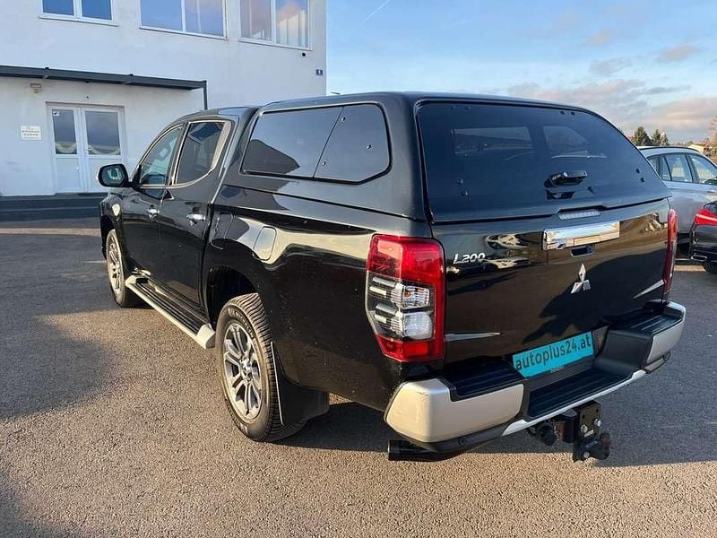 Gebraucht Mitsubishi L200 150 PS (110 kW) 2021 Schwarz Abholung