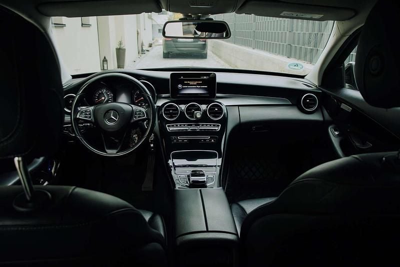 Gebraucht Mercedes C220 170 PS (125 kW) 2017 Schwarz Limousine