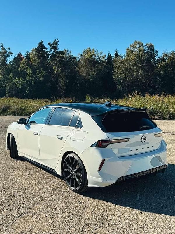 Gebraucht Opel Astra GSe 179 PS (131 kW) 2023 Weiß Limousine