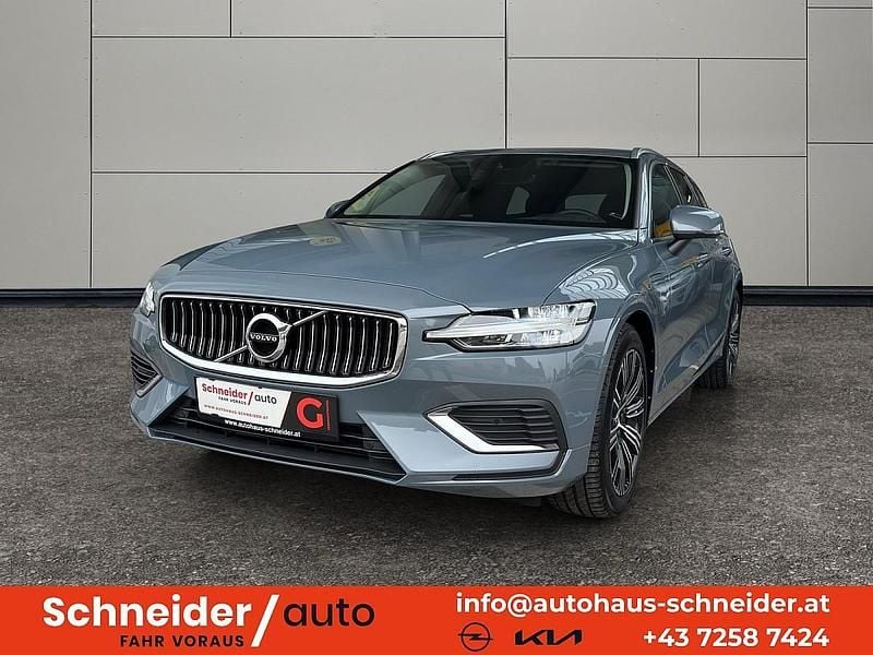 Gebraucht Volvo V60 Core 253 PS (186 kW) 2022 Grau Kombi