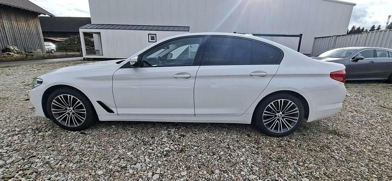 Gebraucht BMW 520 Sport Line 190 PS (139 kW) 2020 Weiß Limousine