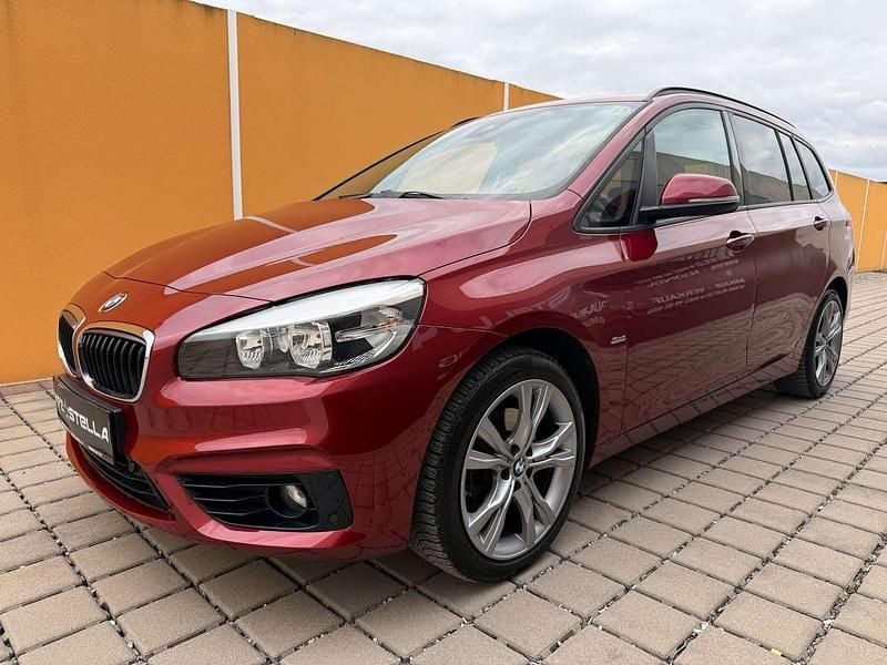 Rot Gebraucht 2015 BMW 218 Gran Tourer Sport Line Van / Kleinbus | € 10.990 (Fairer Preis) - Bild 1/4