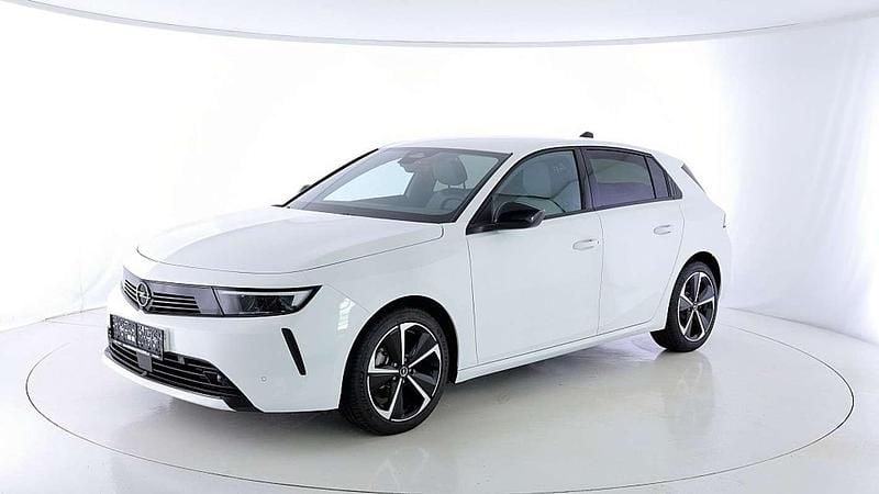 Gebraucht Opel Astra Edition 110 PS (80 kW) 2024 Weiß Limousine