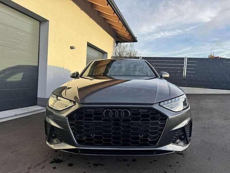 Gebraucht Audi A4 S-Line 190 PS (139 kW) 2020 Grau Kombi