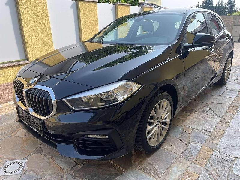 Schwarz Gebraucht 2020 BMW 120 Kleinwagen | € 18.900 (Fairer Preis) - Bild 1/4