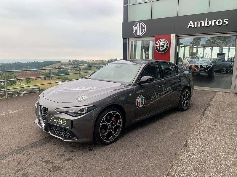 Grau Gebraucht 2023 Alfa Romeo Giulia Ti Limousine | € 44.990 - Bild 1/4