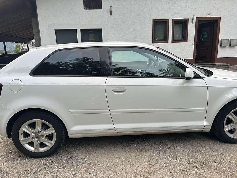 Gebraucht Audi A3 105 PS (77 kW) 2012 Limousine