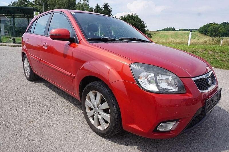 Gebraucht Kia Rio Active 75 PS (55 kW) 2010 Rot Limousine