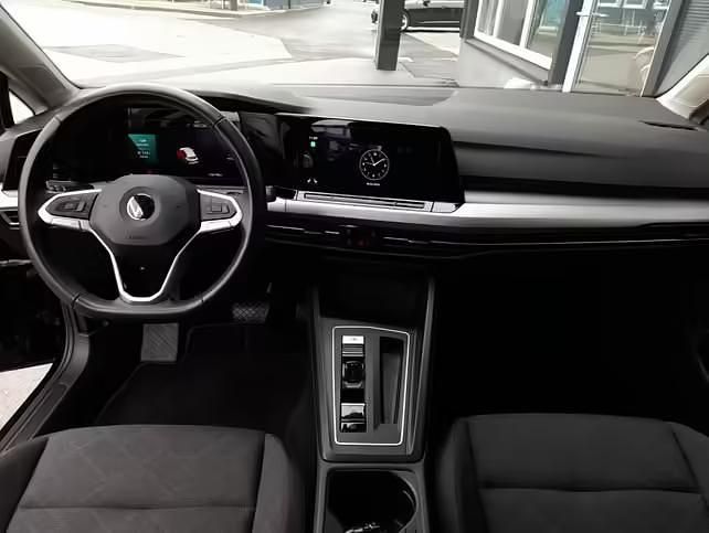 Gebraucht VW Golf VIII Life 150 PS (110 kW) 2022 Schwarz Kombi