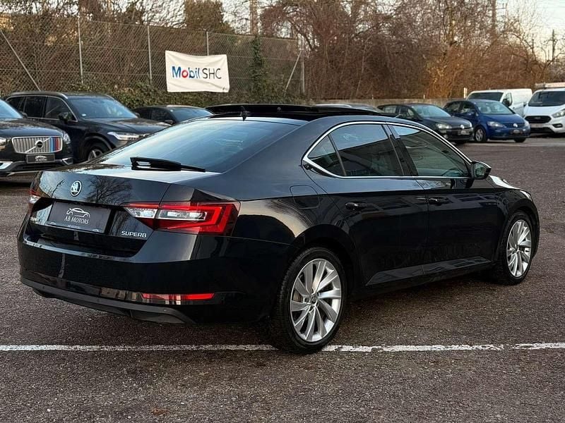 Gebraucht Skoda Superb Style 190 PS (139 kW) 2015 Schwarz Kleinwagen
