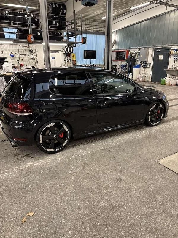 Gebraucht VW Golf VII Edition 235 PS (172 kW) 2012 Schwarz Limousine