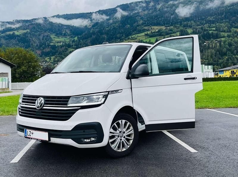 Gebraucht VW Multivan Trendline 150 PS (110 kW) 2021 Weiß Van