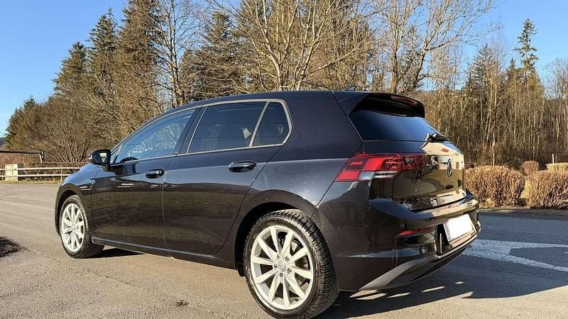 Gebraucht VW Golf VIII 90 PS (66 kW) 2020 Schwarz Limousine