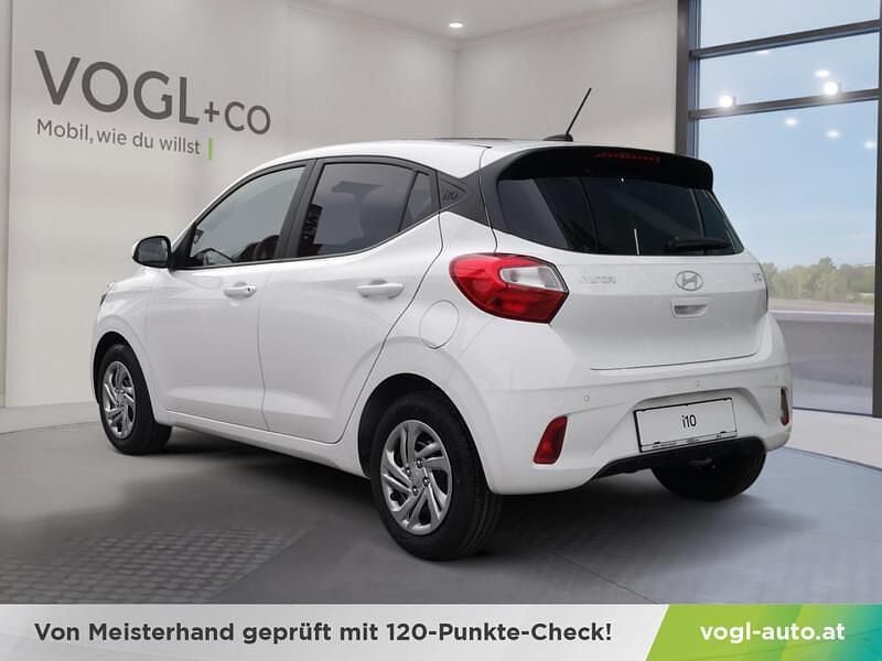 Gebraucht Hyundai i10 67 PS (49 kW) 2024 Weiß Kleinwagen