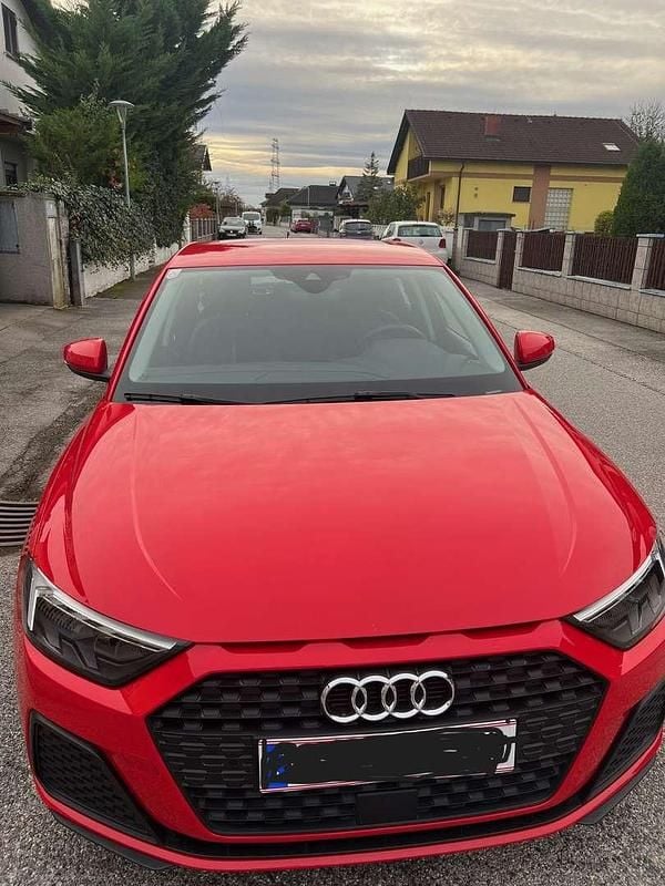 Rot Gebraucht 2021 Audi A1 Sportback Kleinwagen | € 17.990 (Guter Preis) - Bild 1/4