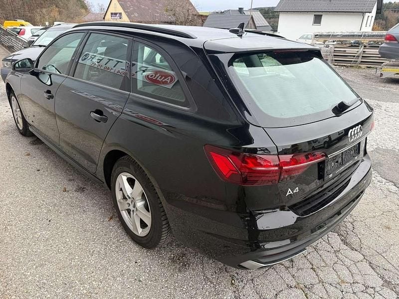 Gebraucht Audi A4 Basis 163 PS (119 kW) 2020 Schwarz Kombi
