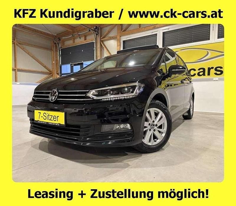 Gebraucht VW Touran 150 PS (110 kW) 2022 Schwarz Van / Kleinbus