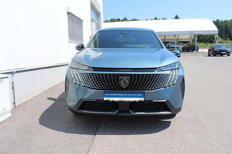 Gebraucht Peugeot 3008 Allure 136 PS (100 kW) 2024 Grün SUV