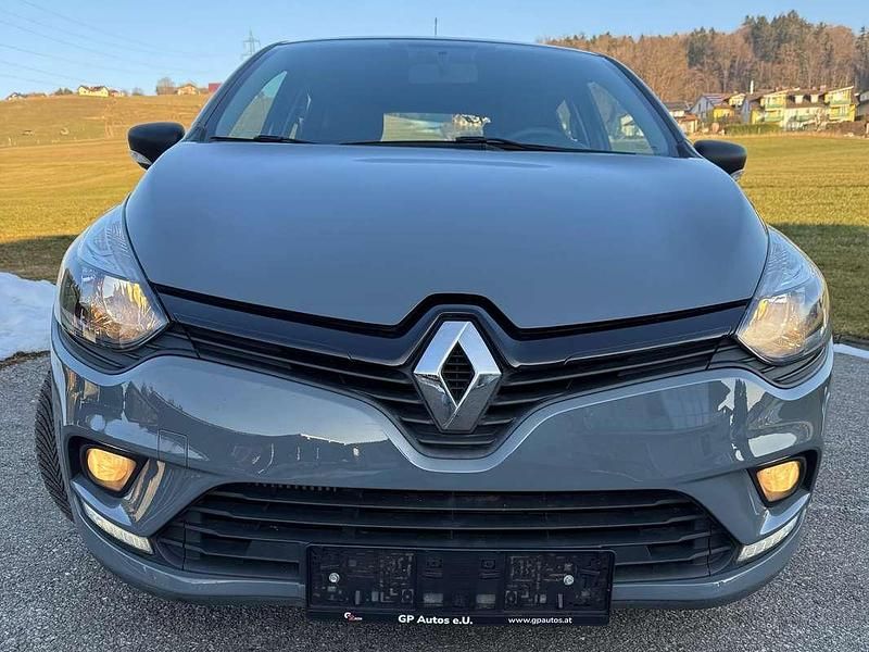 Gebraucht Renault Clio 76 PS (55 kW) 2019 Grau SUV