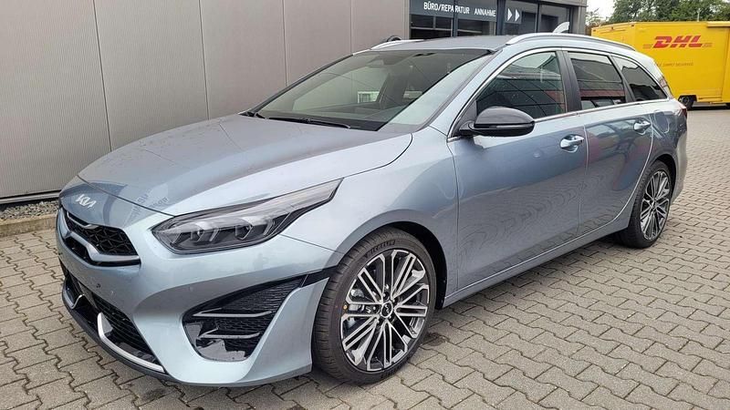 Neu Kia Ceed Sportswagon GT-Line 140 PS (102 kW) 2025 Silber Kombi