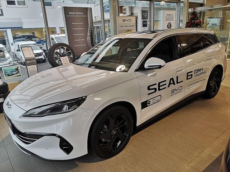 Neu 2025 BYD Seal Comfort Kombi | € 39.990 (Etwas zu teuer) - Bild 1/4