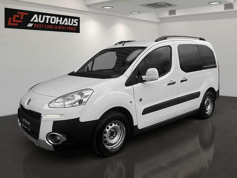 Gebraucht Peugeot TePee Outdoor 114 PS (83 kW) 2014 Weiß Kombi