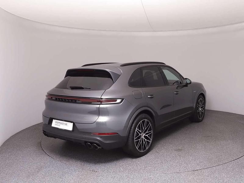 Gebraucht Porsche Cayenne 305 PS (224 kW) 2025 Mittelgrau  metallic SUV