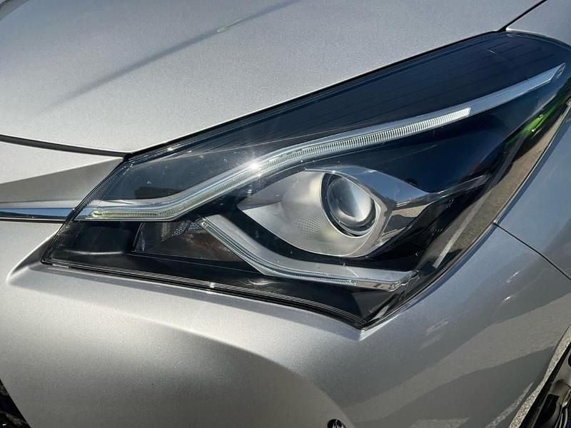 Gebraucht Toyota Yaris Active 72 PS (52 kW) 2018 Silber Limousine