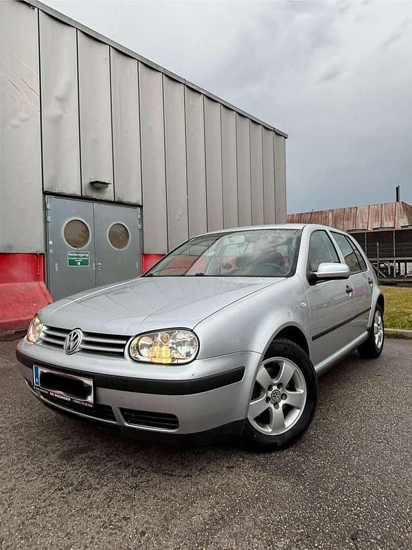 Silber Gebraucht 2004 VW Golf IV Kleinwagen | € 3.300 (Teuer) - Bild 1/4