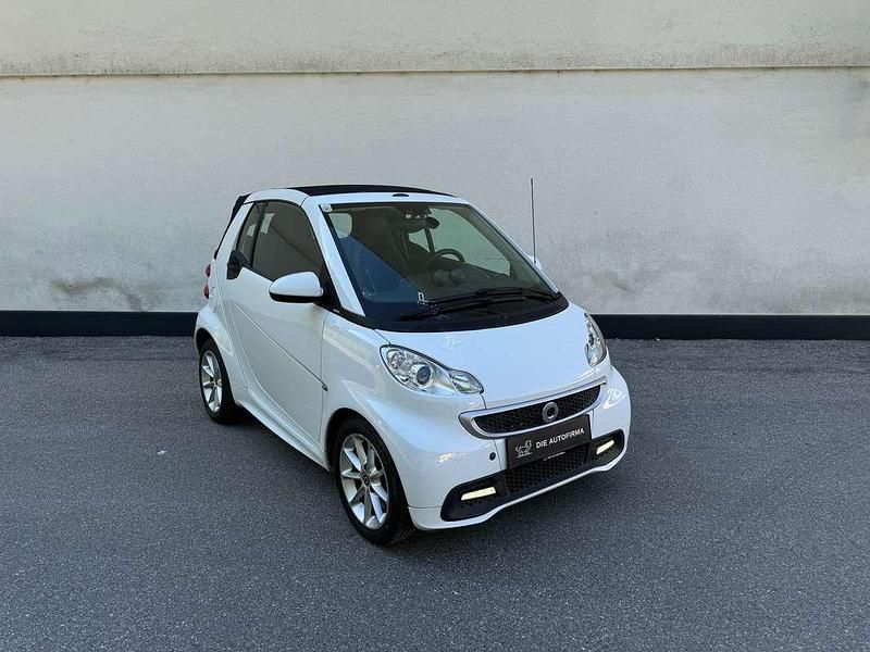 Weiß Gebraucht 2013 Smart ForTwo Cabrio Cabrio | € 6.900 - Bild 1/4