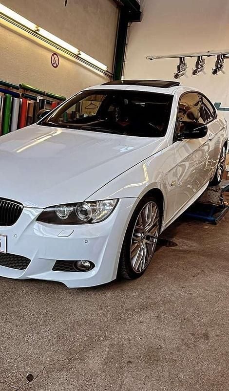 Gebraucht BMW 325 197 PS (144 kW) 2010 Coupé