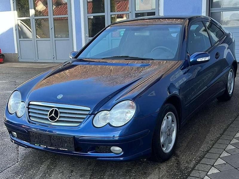 Gebraucht Mercedes C200 163 PS (119 kW) 2001 Blau Coupé