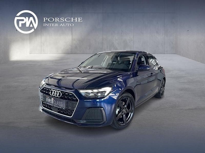 Mittelblau metallic Neu 2025 Audi A1 Sportback Advanced Kleinwagen | € 27.980 (Teuer) - Bild 1/4