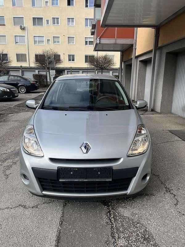 Gebraucht Renault Clio II Night&Day 75 PS (55 kW) 2010 Limousine